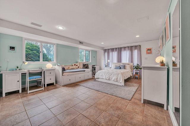 6635 Corntassel LN, Roanoke, VA 24018