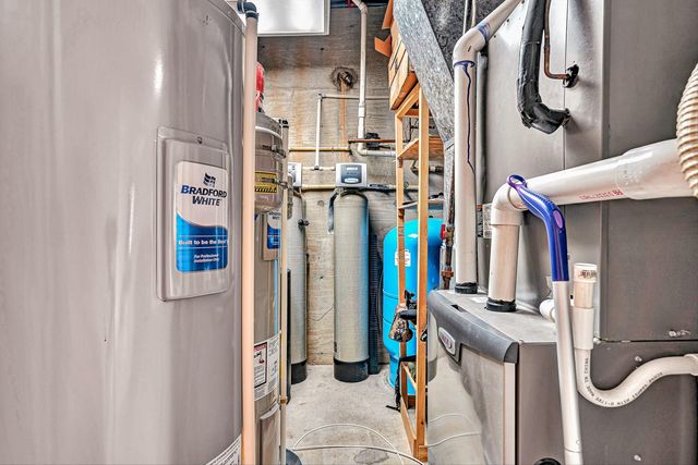 6635 Corntassel LN, Roanoke, VA 24018