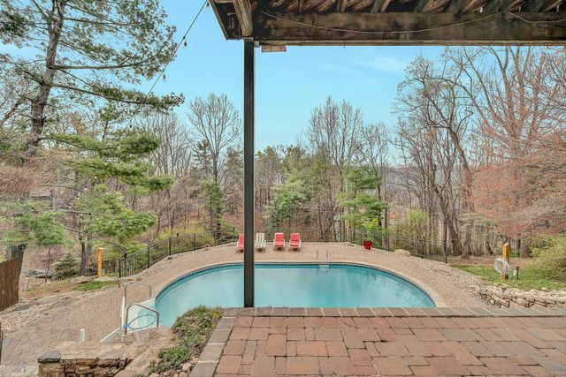 6635 Corntassel LN, Roanoke, VA 24018