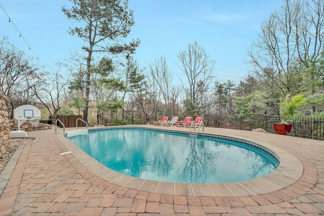 6635 Corntassel LN, Roanoke, VA 24018