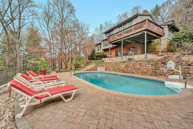 6635 Corntassel LN, Roanoke, VA 24018