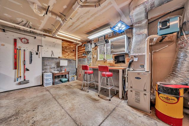 6635 Corntassel LN, Roanoke, VA 24018