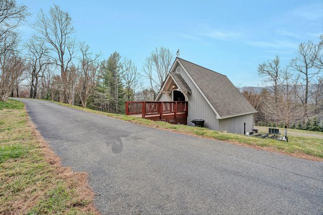 6635 Corntassel LN, Roanoke, VA 24018