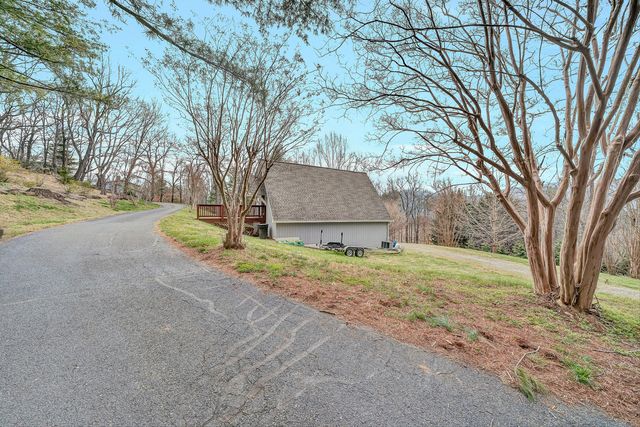 6635 Corntassel LN, Roanoke, VA 24018