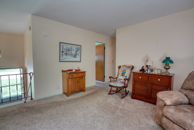 31 Circle Drive W, Montgomery, IL 60538