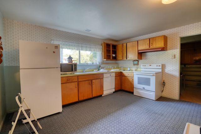 31 Circle Drive W, Montgomery, IL 60538