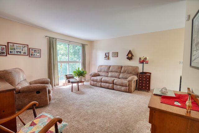 31 Circle Drive W, Montgomery, IL 60538