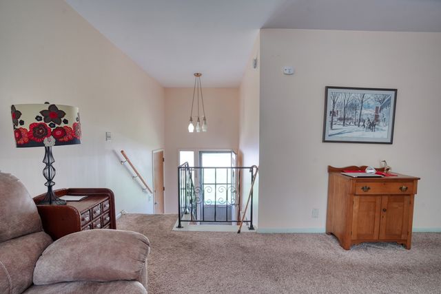 31 Circle Drive W, Montgomery, IL 60538