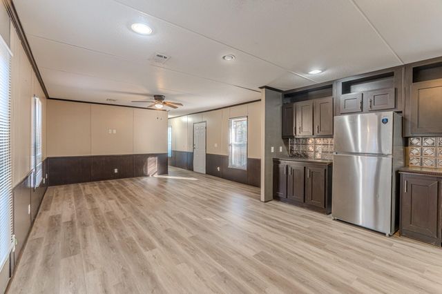 13154 S Lee Shore, Willis, TX 77318