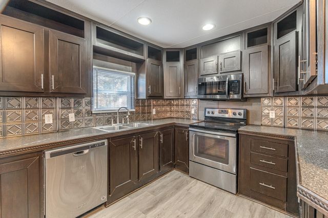 13154 S Lee Shore, Willis, TX 77318