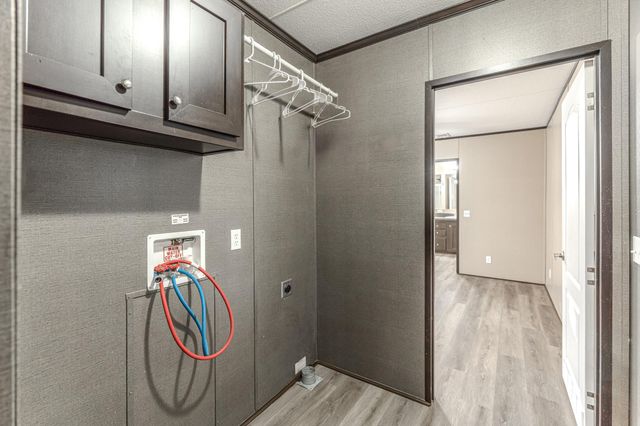 13154 S Lee Shore, Willis, TX 77318