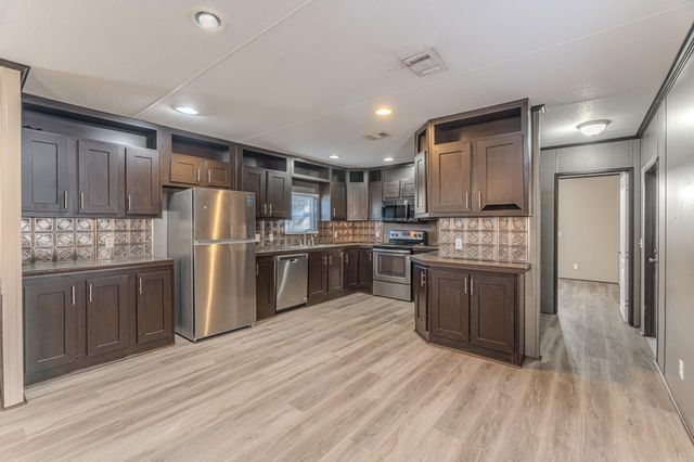 13154 S Lee Shore, Willis, TX 77318