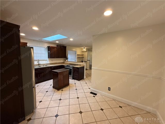 2147 Granada Drive, Beavercreek, OH 45431