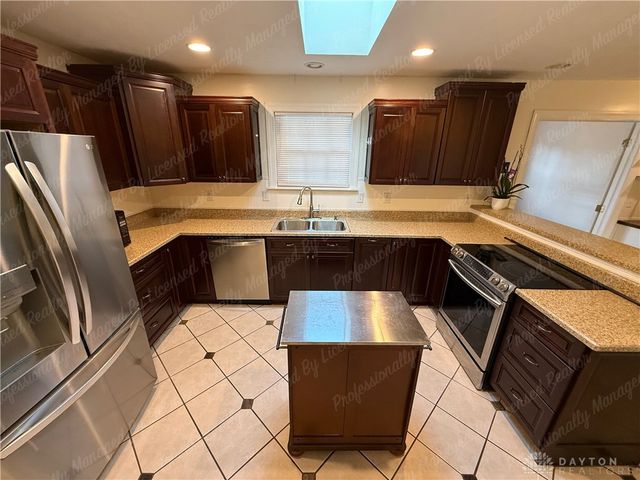 2147 Granada Drive, Beavercreek, OH 45431