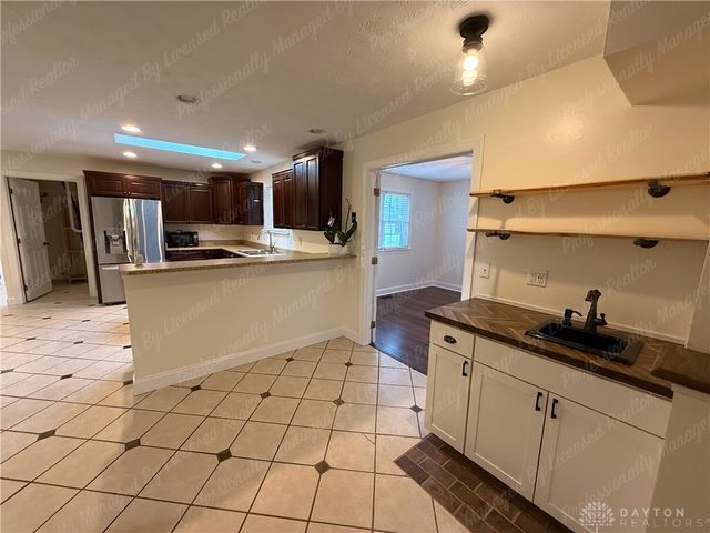 2147 Granada Drive, Beavercreek, OH 45431