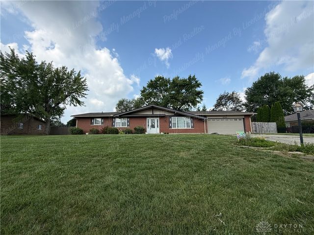 2147 Granada Drive, Beavercreek, OH 45431