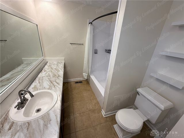 2147 Granada Drive, Beavercreek, OH 45431