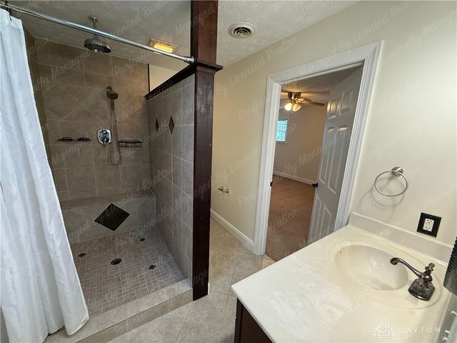 2147 Granada Drive, Beavercreek, OH 45431