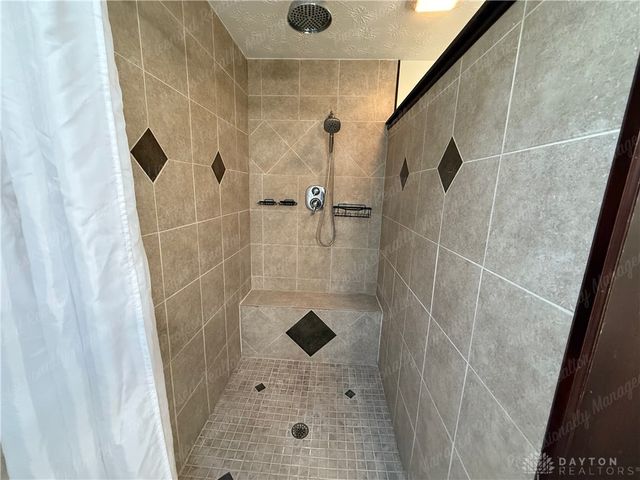 2147 Granada Drive, Beavercreek, OH 45431