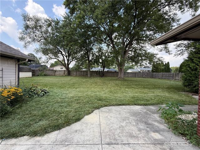 2147 Granada Drive, Beavercreek, OH 45431