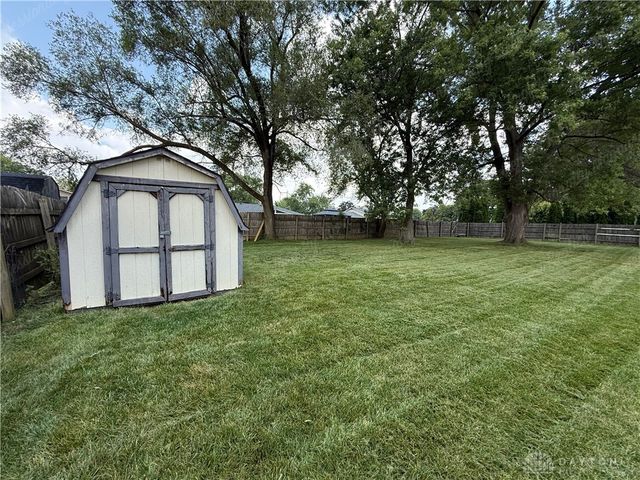 2147 Granada Drive, Beavercreek, OH 45431