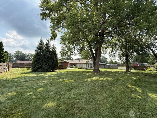 2147 Granada Drive, Beavercreek, OH 45431