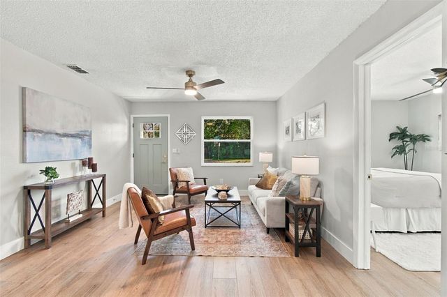 10506 ALAMBRA AVENUE, Tampa, FL 33619