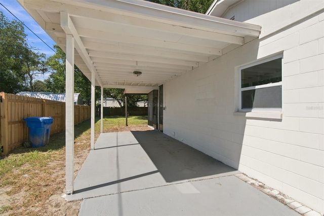 10506 ALAMBRA AVENUE, Tampa, FL 33619