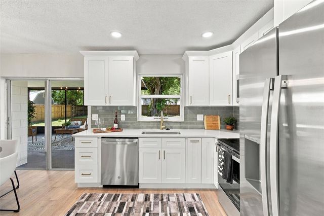10506 ALAMBRA AVENUE, Tampa, FL 33619