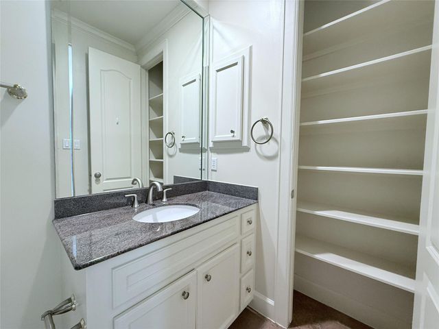 6338 W Mystic Meadow, Houston, TX 77021