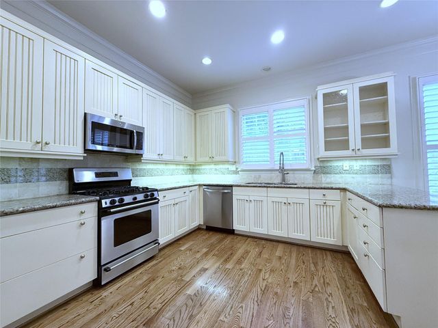 6338 W Mystic Meadow, Houston, TX 77021