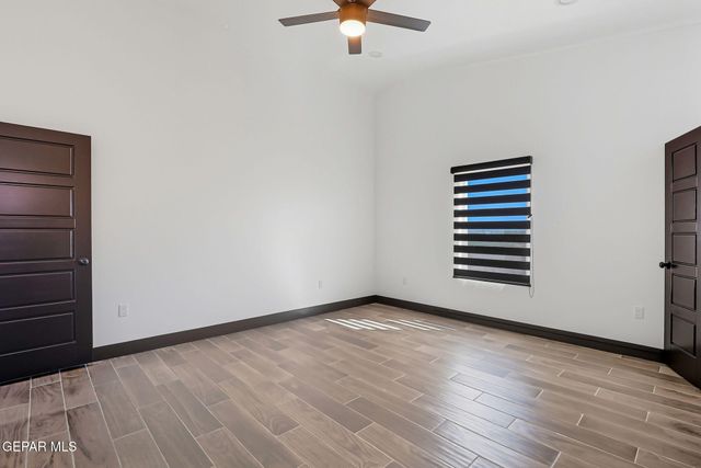 1373 THAR DESERT Drive, Chaparral, NM 88081