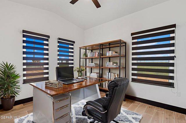 1373 THAR DESERT Drive, Chaparral, NM 88081