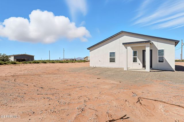 1373 THAR DESERT Drive, Chaparral, NM 88081