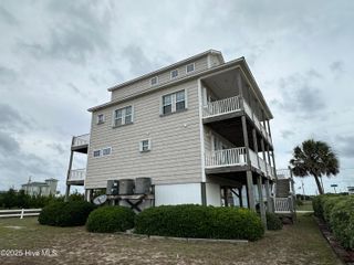 132 Reeves Street, N Topsail Beach, NC 28460