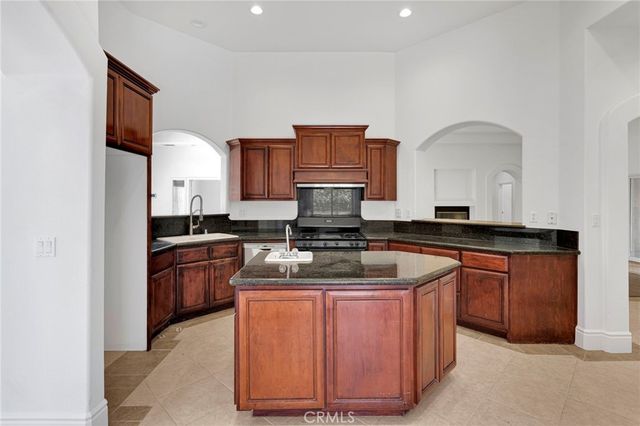 16233 Ridge View Drive, Apple Valley, CA 92307