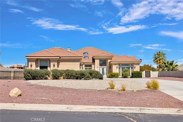 16233 Ridge View Drive, Apple Valley, CA 92307