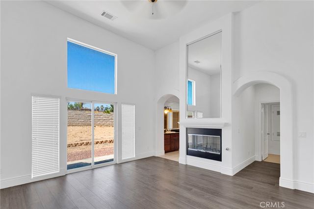 16233 Ridge View Drive, Apple Valley, CA 92307