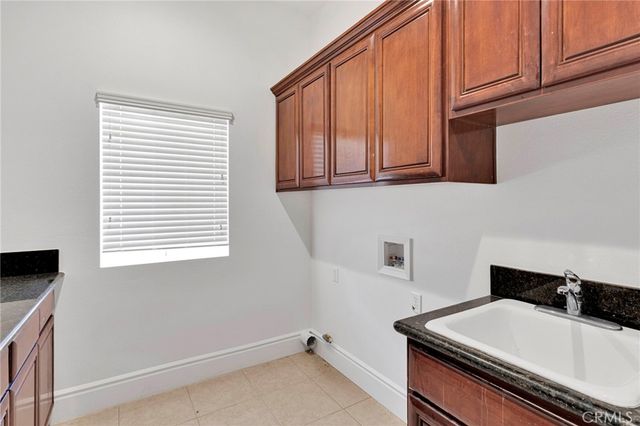 16233 Ridge View Drive, Apple Valley, CA 92307