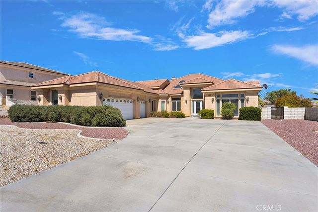 16233 Ridge View Drive, Apple Valley, CA 92307