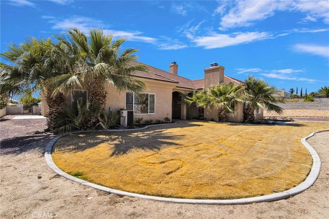 16233 Ridge View Drive, Apple Valley, CA 92307