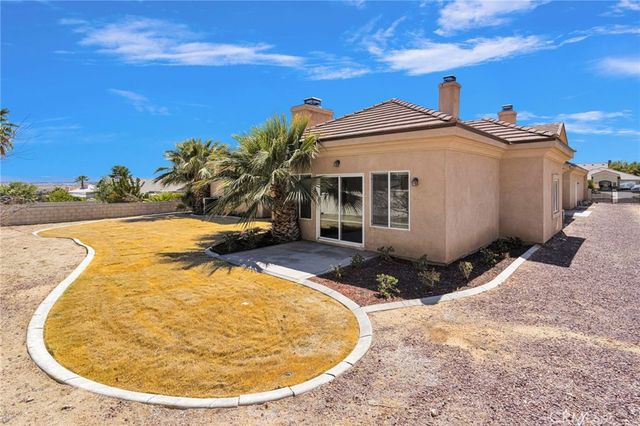 16233 Ridge View Drive, Apple Valley, CA 92307