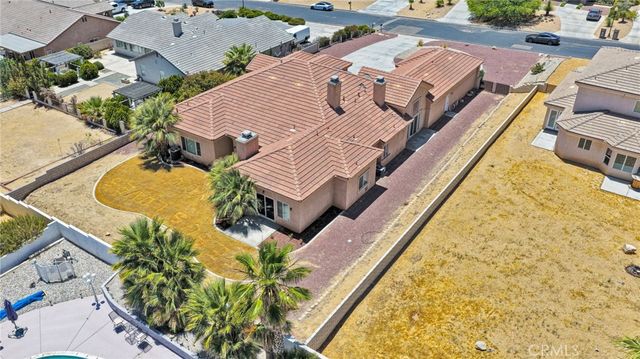 16233 Ridge View Drive, Apple Valley, CA 92307