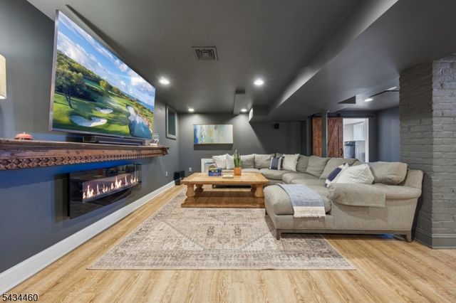 4 Kermit Rd, Maplewood Twp., NJ 07040