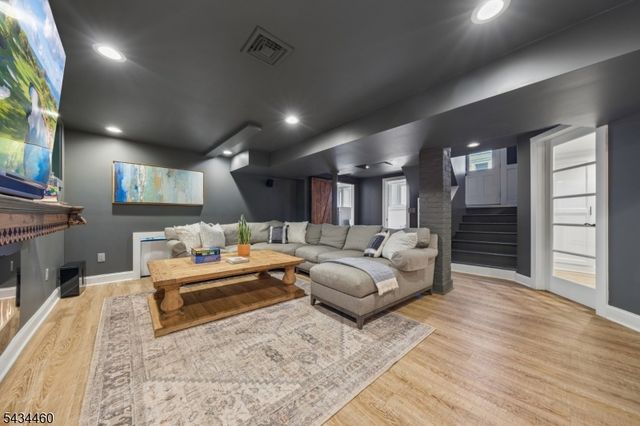 4 Kermit Rd, Maplewood Twp., NJ 07040