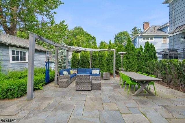 4 Kermit Rd, Maplewood Twp., NJ 07040