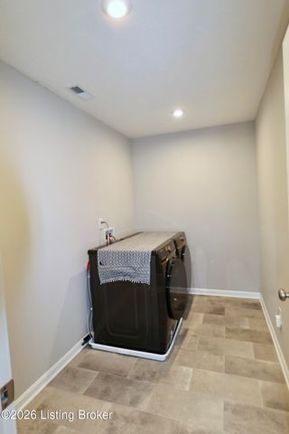 518 Williamsburg Dr, Mt Washington, KY 40047
