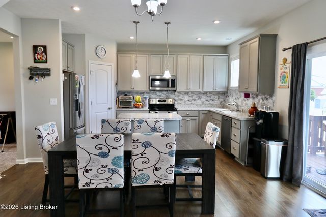 518 Williamsburg Dr, Mt Washington, KY 40047