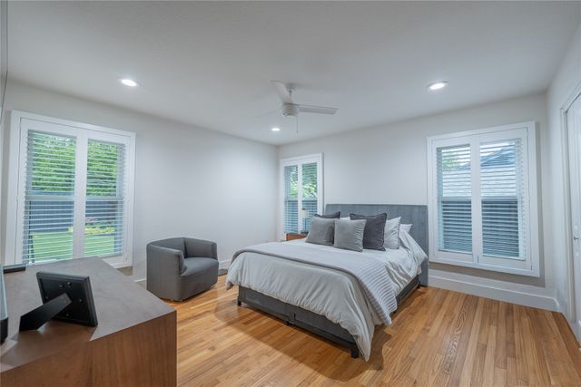 864 Peavy Road, Dallas, TX 75218