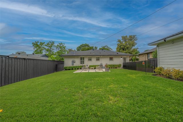 864 Peavy Road, Dallas, TX 75218